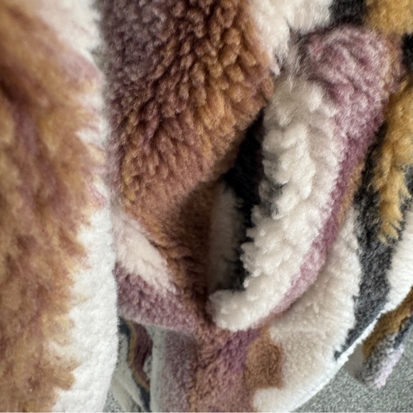 Nikki Jones Faux Fur Coat Women’s Size S NWOT Textured Stripe Colorblock Jacket - Picture 5 of 11